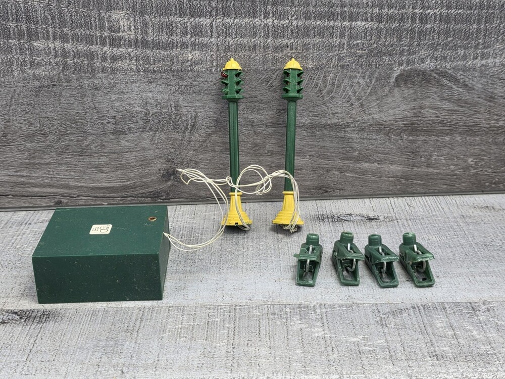 Department Dept 56 Christmas Traffic Lights 2-Pc Battery Operated g44a